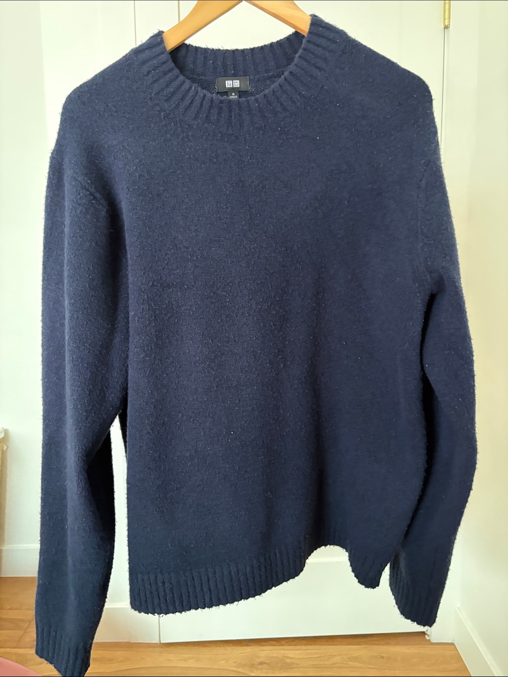Uniqlo Men's Navy Blue Crewneck Sweater